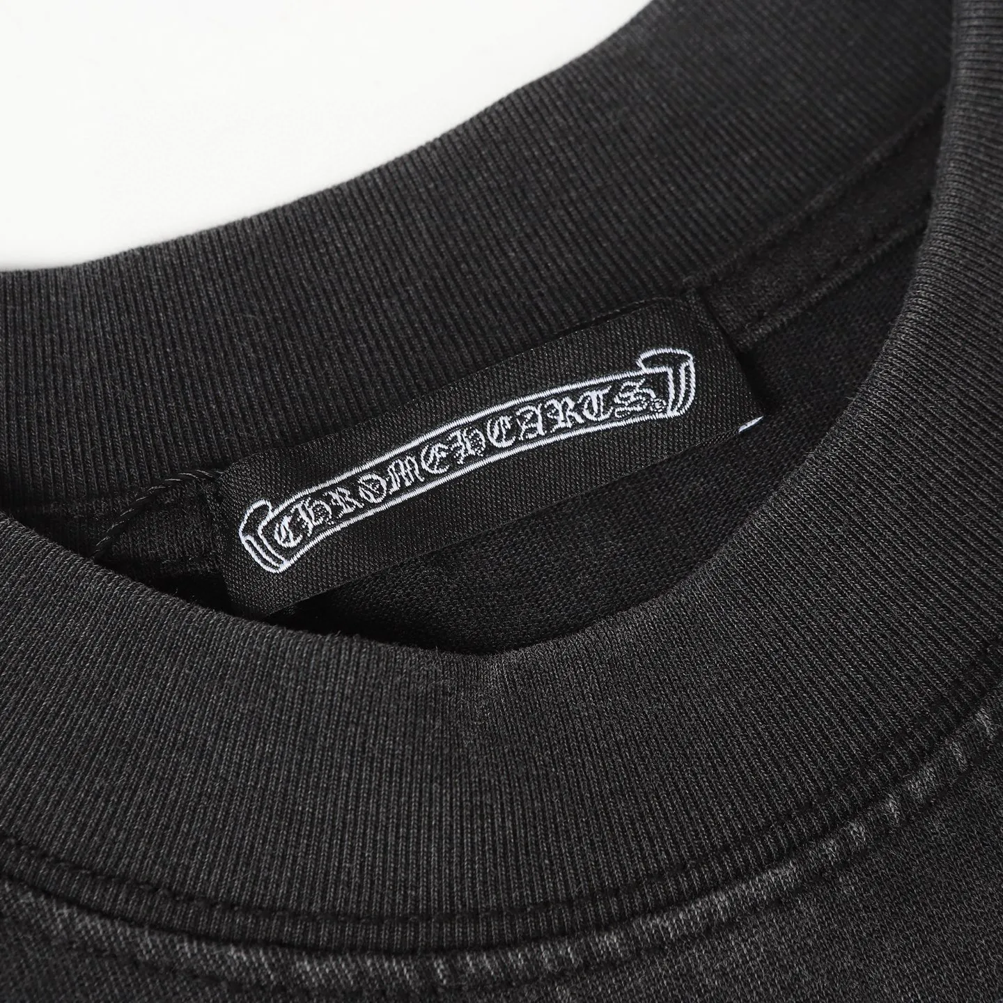 🅿️180 Chrome hearte/Chrome heart ch 25ss early spring new pattern logo washed T-shirt short sleeves. A must-have item for daily commuting for men and women in light luxury. The correct version is welcome to compare. Detailed features: 280g 100% cotton double yarn jersey fabric. Custom dyed in the same vat with special thickened 32 count double-strand 1x1 thread. Double-needle cross-stitch technology. Original main mark. Washed hangtag. COLOUR: Washed black. SIZE：xs-l